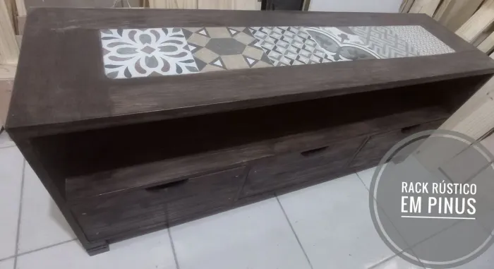 Rack rústico em pinus