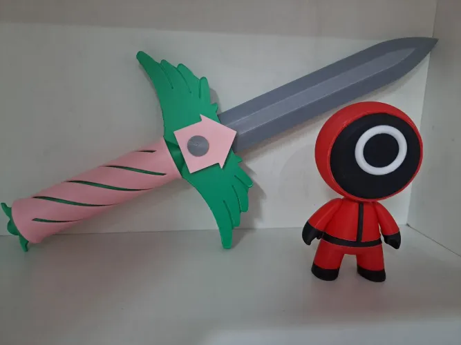 Kit Round 6 Jogo - Boneco e Espada 
