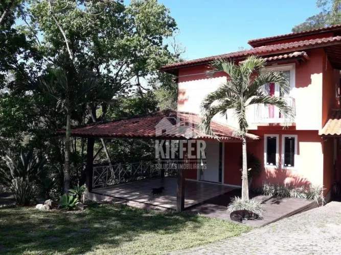 Casa em Condomínio à Venda em Maria Paula | 5 Quartos | Jacuzzi e Sauna