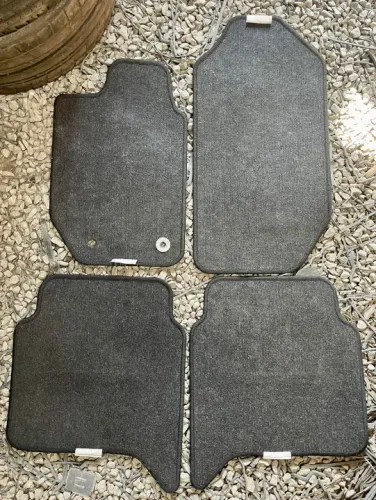Tapete carpete original Ford Ranger usado