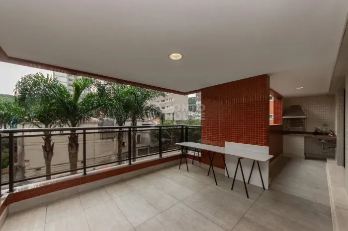 Apartamento à venda na Vila Mariana 500 metros do Metro, 4 suítes 4 vagas.