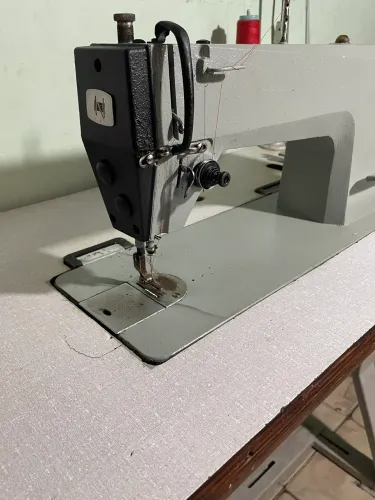 Máquina de costura industrial overloque  da odon