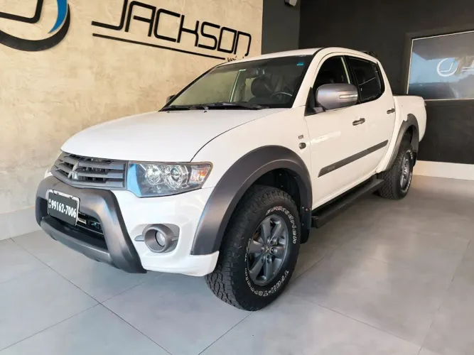 Mitsubishi L200 T.outdoor 3.2 CD TB Int. Dies. Aut. 2017