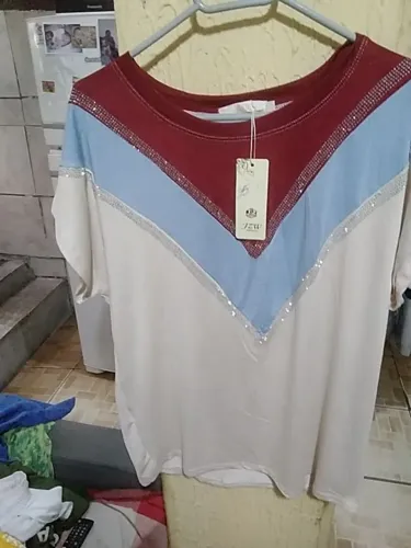 Camisa feminina zerada etiqueta e tudo barato para sair logo r$ 30