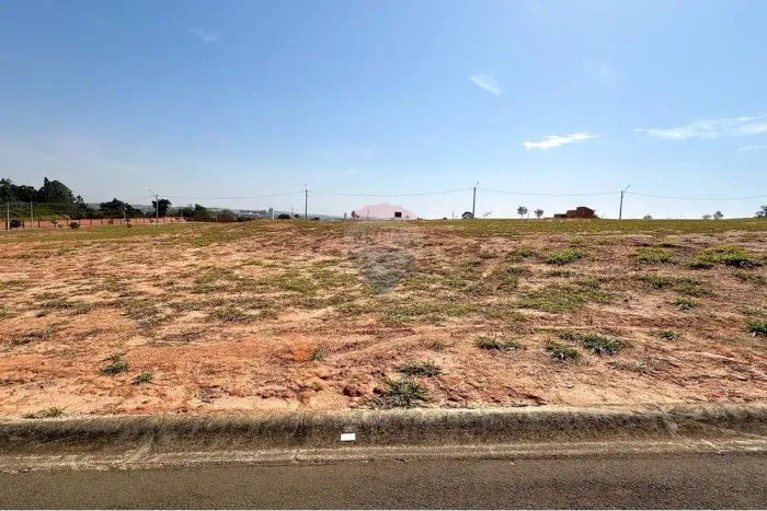 Terreno 352m² em condomínio fechado, Capivari, SP
