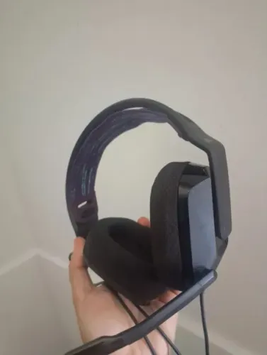 Headset Logitech G335 - NOVO