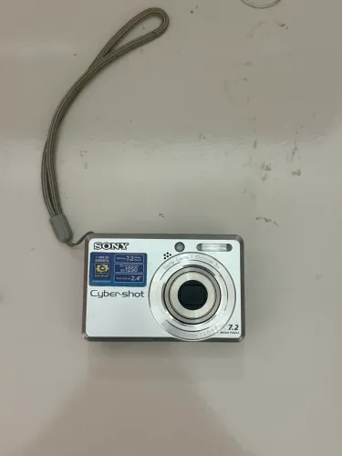Câmera Sony dsc-s730 | PARA CONSERTO OU UTILIZAR PEÇAS