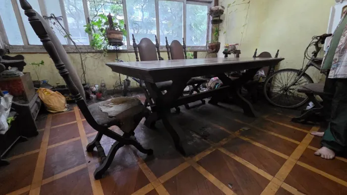 Mesa de jantar + 4 cadeiras estilo colonial madeira maciça