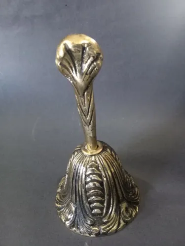 Sineta de mão Em Bronze Maciço trabalhado e envelhecido 340g - retro