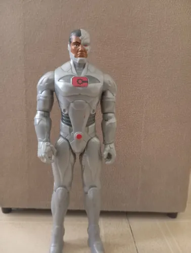 Cyborg boneco