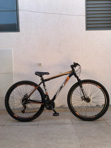 Bicicleta ZT3 aro 29 seminova