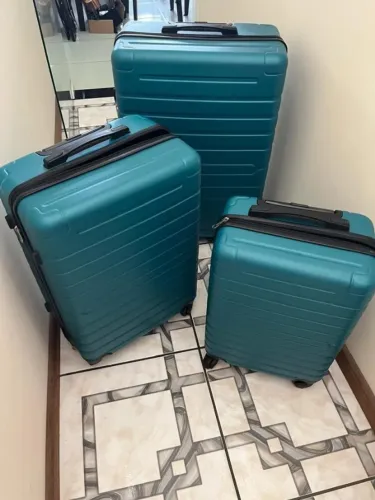 Vendo esse conjunto de malas nova nunca usada tem até o cadeado dela só 500 reais top dema