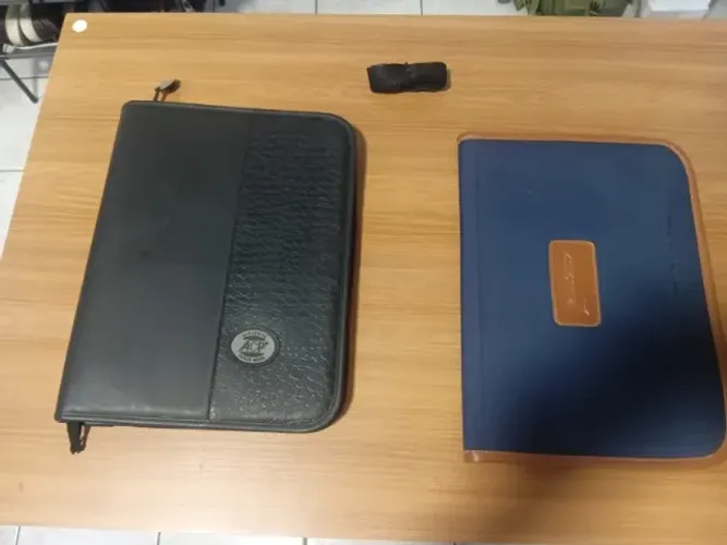 Título: 2 Fichários Organizadores - Com Plásticos e Divisórias