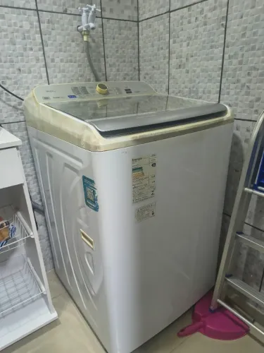 Máquina de lavar com as funções em perfeito estado, 12 kilos da marca Panasonic. Lava e c.
