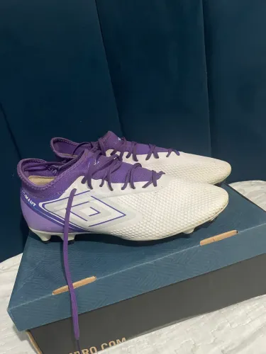 CHUTEIRA BOTINHA UMBRO