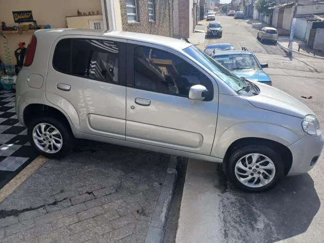 Fiat Uno Vivace/rua 1.0 EVO Fire Flex 8V 5P 2012