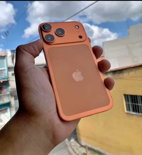 IPhone 11 128gb montado na carcaça 17 Pro 