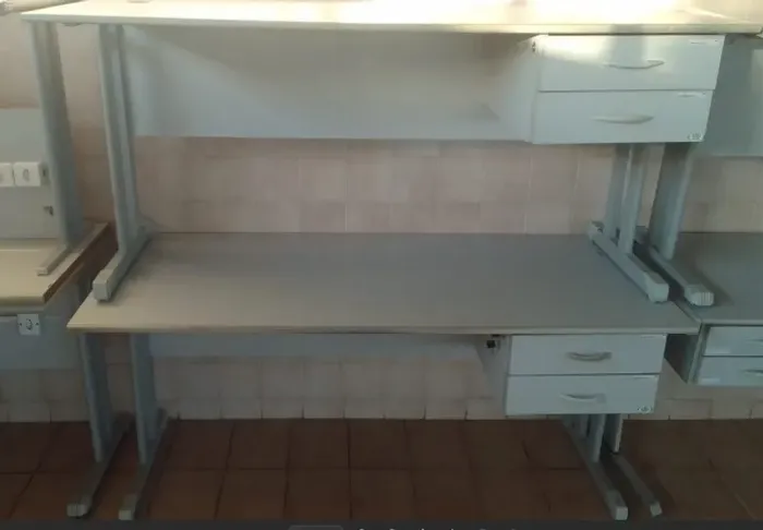 Mesa de escritório 2 gavetas-1,60x0,60