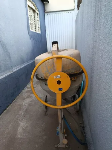 Betoneira 200 L 