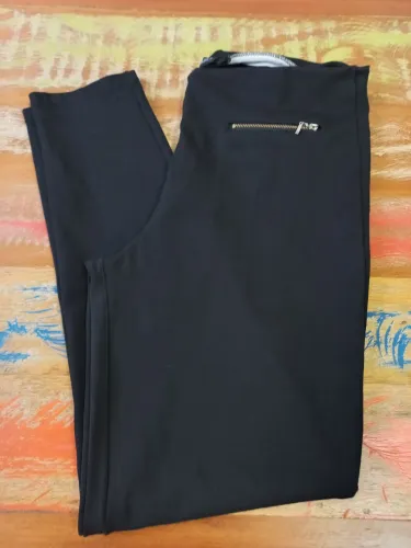 Calça legging preta - Yessica (C&A) - Tam. G (Veste 44).