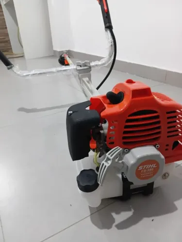 Roçadeira a gasolina Stihl nova