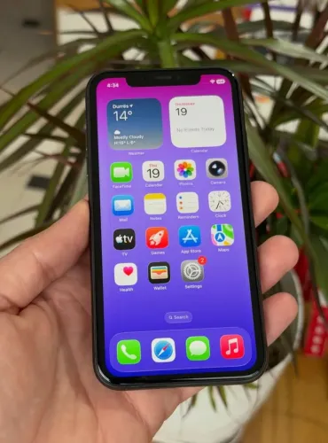 iPhone 11 preto 64gb face id ok em ótimo estado!