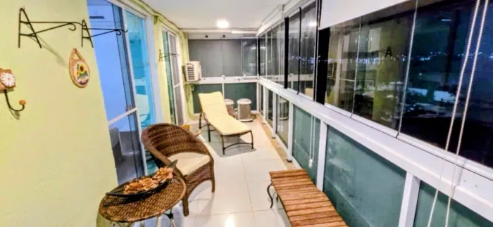 Confortáve e mobiliado apartamento na quadra da praia de Piratininga.