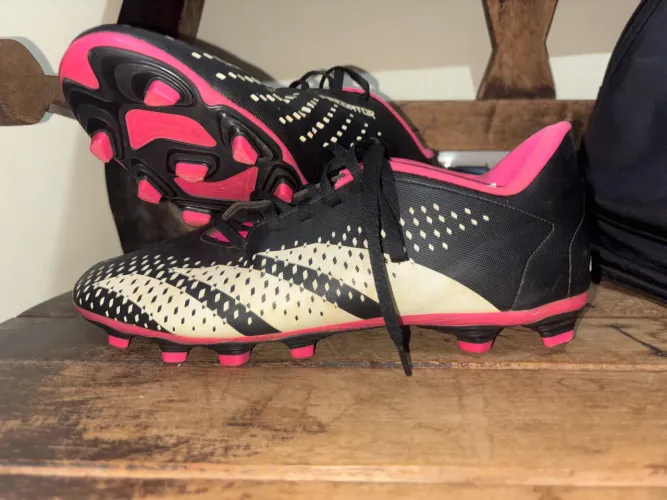 Chuteira adidas predator CAMPO