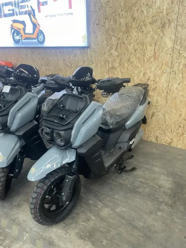 Moto scotter autopropelido ag11 tank