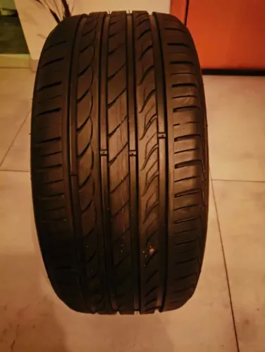 PNEU DELINTE 235/40 R18