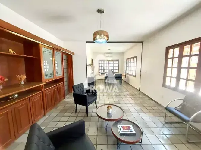Casa para aluguel com quatro quartos, 3 vagas, no Bairro Maria Auxiliadora, Petrolina