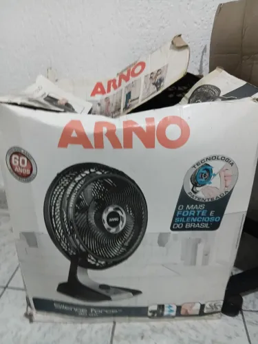 Ventilador turbo Arno silencioso na caixa