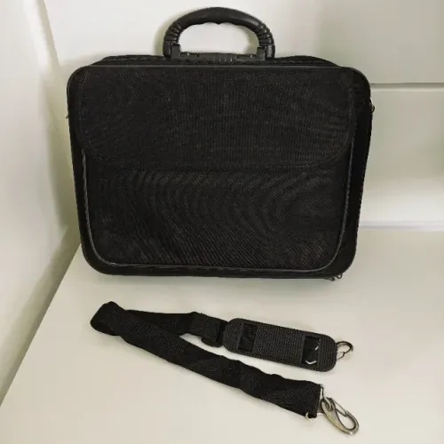 Pasta Executiva / Notebook Preta Com Alça E Divisórias Usada