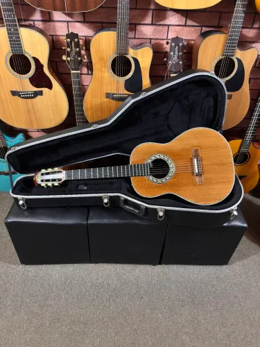 Violão Ovation Americano nylon elétrico com hardcase ANALISO TROCAS