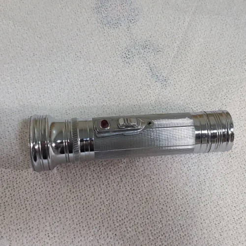 Antiga Lanterna de Mão em Metal Cromado - Peça Vintage Colecionável