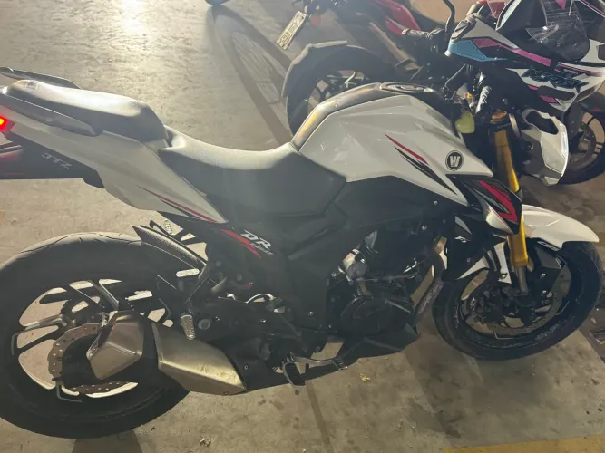 Moto dr 160