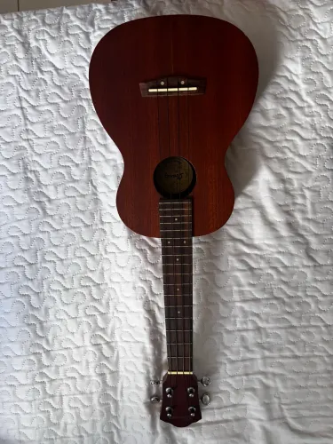 Ukulele Ibanez