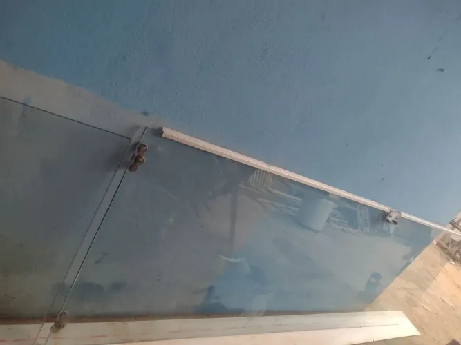 Vendo Porta de Vidros 