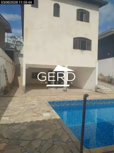 Casa para Aluguel em Jandira - Parque Nova Jandira | 3 Quartos (1 Suíte) com Quintal, Pisc