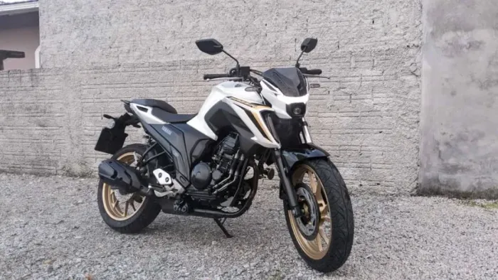 YAMAHA FZ25 CONNECTED