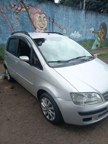 Fiat Idea Idea ELX completo troco por moto 