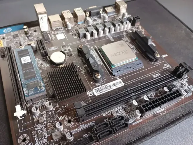 Kit Placa Mãe A320 DDR4 + SSD 256GB