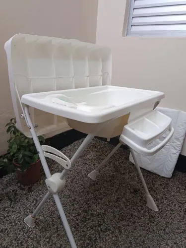 Banheira de bebê Burigotto com trocador