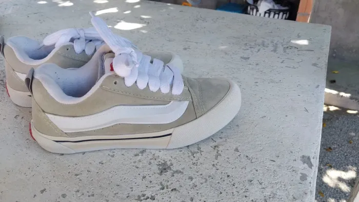 Tênis vans old skool.