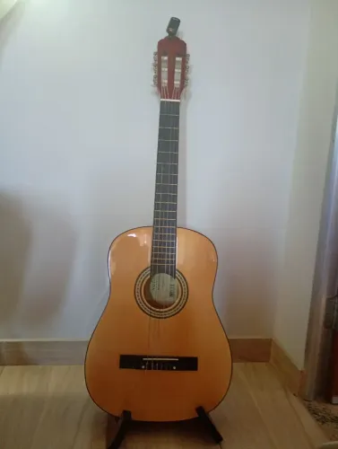 Violão VOGGA Modelo: VCA103N MT + suporte, aceito propostas