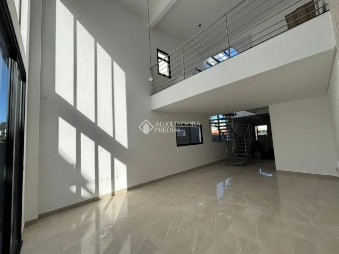 Loft Moderno e Ensolarado no Coração do Ribeirão da Ilha - Condominnio Portal do Ribeirão
