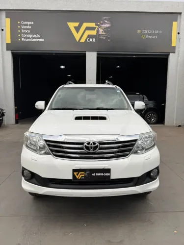 Toyota Hilux SW4 SRV D4-d 4X4 3.0 TDI Dies. AUT 2015