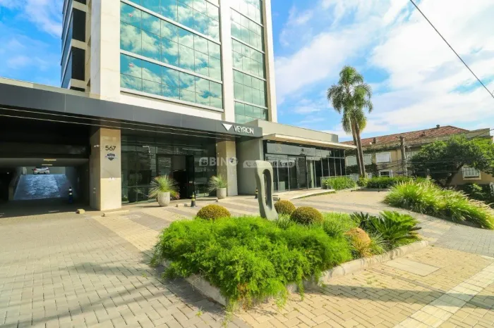 Sala comercial para alugar, no bairro Higienópolis, com 72m², 02 banheiros e 01 vaga.