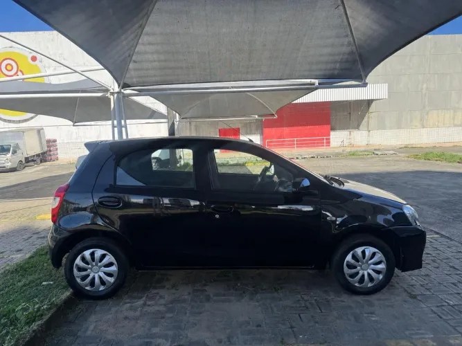 Toyota Etios X 1.3 Flex 16V 5P Mec. 2014