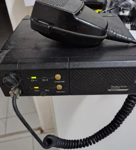 Rádio Comunicador Motorola VHF Radius M130 No Estado